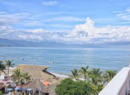 Wooden chopping board with bowl - Picture of Puerto Vallarta, Jalisco -  Tripadvisor