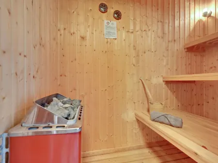 "Alrich" - 500m from the Sea Отели рядом с достопримечательностью «Maritimt Center Danmark»