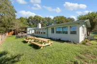 Guadalupe Bluff Farmhouse 3 Bedroom Home by Redawning