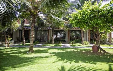 Sala Tuy Hoa Beach Hotel Отели в г. Туихоа