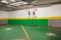 Ramada by Wyndham Lisbon - Bãi đậu xe