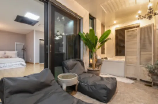 LIM Sea Side Poolvilla Pension