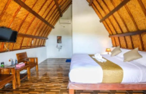 Diamond Beach Bungalow Hotels near National Creek Falls