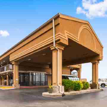 Best Western Coachlight Hotel Exterior