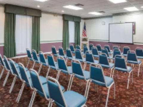 Days Inn & Suites by Wyndham Port Richey Hotels in Pasco County