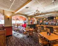 Quality Inn & Suites Erie Near Casino - bar