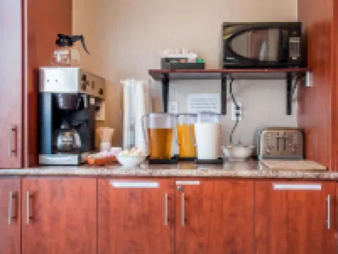 Woodstock Inn and Suites Hotels in Oxford County