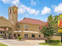 Super 8 by Wyndham Houston/Brookhollow NW Các khách sạn gần Nhà máy bia Karbach Brewing