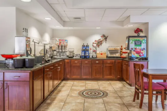 Ramada by Wyndham Panama City Отели в г. Панама Сити