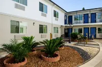 Modesto, CA - Downtown Hotels near Fairway Park