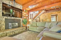 Walk to Tuttle Creek Lake: Secluded Scenic Retreat - Pysäköinti