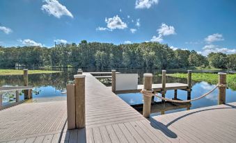 Docks + Balcony: Peaceful River Abode in Dunnellon