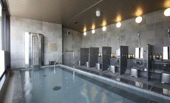 3. Hotel Ju..