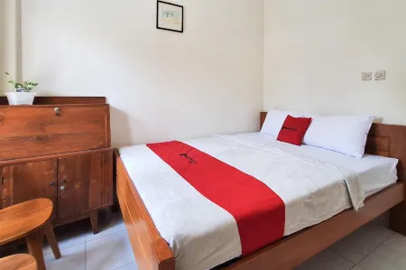 Reddoorz Syariah Near Terminal Bus Giwangan Отели в г. Bantul Regency