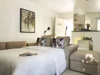 Villa 250m² Climatisée Piscine Chauffée & Fitness Hotels in Montauroux