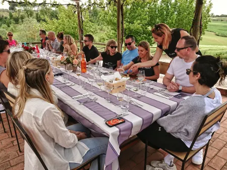 Fattoria Santa Vittoria Apartment Pagliericcio