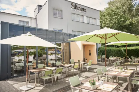 Hotel Silicium Отели в г. Изенбург