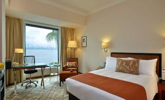 4. Hotel Ma..
