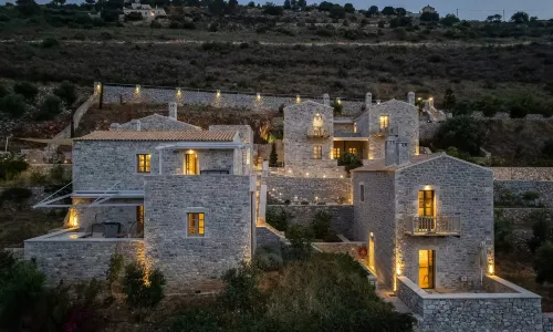 Trapela Limeni Luxury Suites