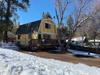 The Love Shack Hotels in Big Bear City