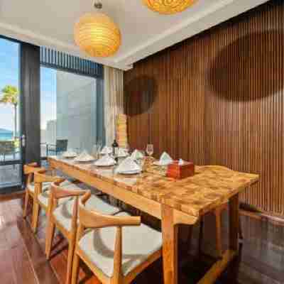 Abogo Beachfront Luxury Villa Da Nang Dining/Meeting Rooms