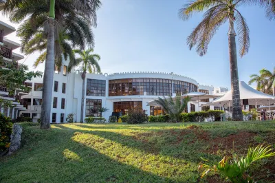 Golden Tulip Dar ES Salaam Hôtels à : Dar es Salam