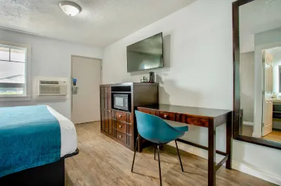 Studio 6 Suites Albany, or فنادق في Lebanon