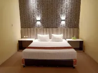 Grand Mansion II Hotel Blitar Các khách sạn ở Ngadri