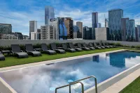 โรงแรมวินด์แฮม เมลเบิร์น - สระว่ายน้ำบนดาดฟ้า