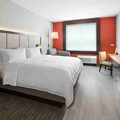 Holiday Inn Express & Suites LUBBOCK CENTRAL - UNIV AREA by IHG Rooms