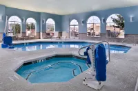 Holiday Inn Express & Suites Farmington (Bloomfield)