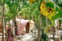 Room in Lodge - Unique Jungle Dome Kaa