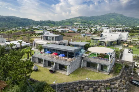 Ocean View Jeju Guesthouse - Hostel