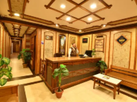 Hotel Channi Raja at Mall Road โรงแรมในไนนิตาล