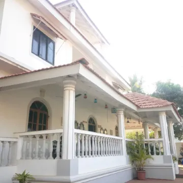 Villa Baywalk Goa - 200 Meters from Morjim Beach