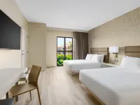 AC ホテル バイ マリオット ネイプルズ 5TH アベニュー ネープルズのホテル