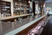 Hyatt at Olive 8 - Barer