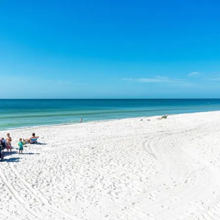 August Sale - Coastal Retreat - Pool • Sundeck • Great Location
