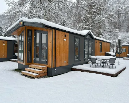 Tiny Haus Raabennest Hotels in Riedenburg