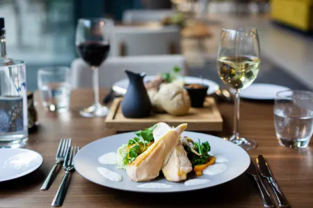 Hotel Kontakt der Kontinenten Отели в г. Суст