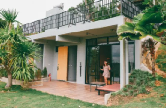 Veravian Resort Hotels near Wat Khao Phaeng Ma