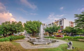 Prime Square Hotel
