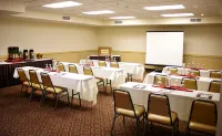 Wildwood Lodge Hotels in Waukesha