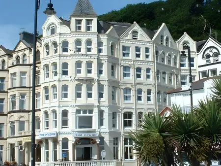 The Hydro Hotel Отели в г. Рамси