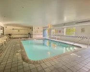 Quality Inn - Pools