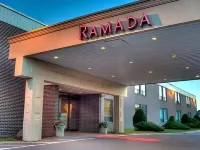 Ramada by Wyndham Fredericton Hotel dekat University of Fredericton