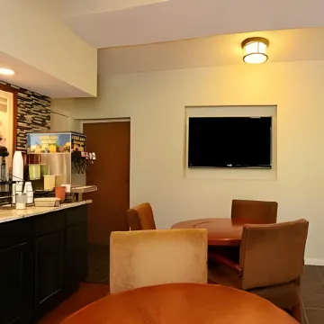 Lexington Inn & Suites NW Chicago Elgin