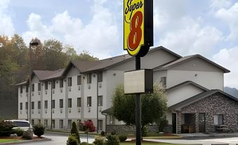 Super 8 by Wyndham Altoona