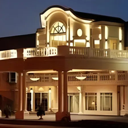 Chateau Louis Hotel & Conference Centre