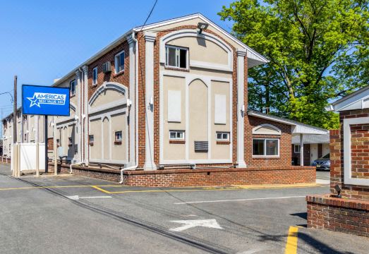 아메리카스 베스트 벨류 인 아베넬 우드브리지